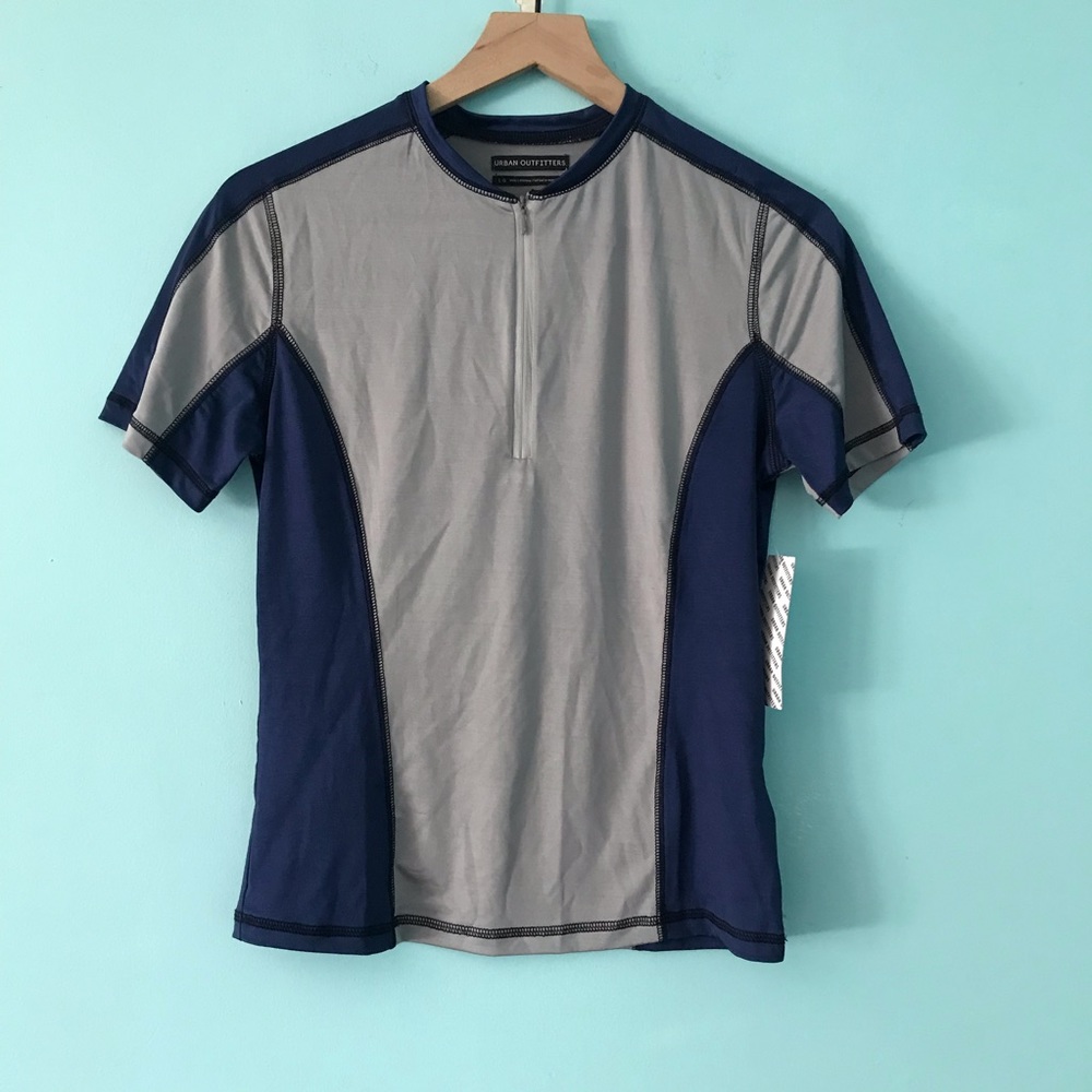 Urban Outfitters Contrast Stitch 1/2 Zip Pullover Short Sleeve Rash Guard L
